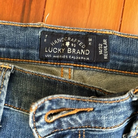 LuckyBrand Sophia Skinny jeans. Soft and stretchy. Size 14/32 - Picture 2 of 4